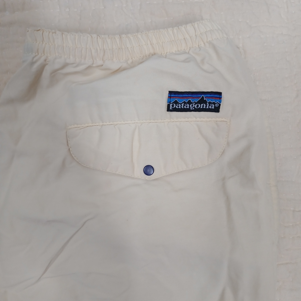 Patagonia Women's Yellow Capris - Picture 2 of 4